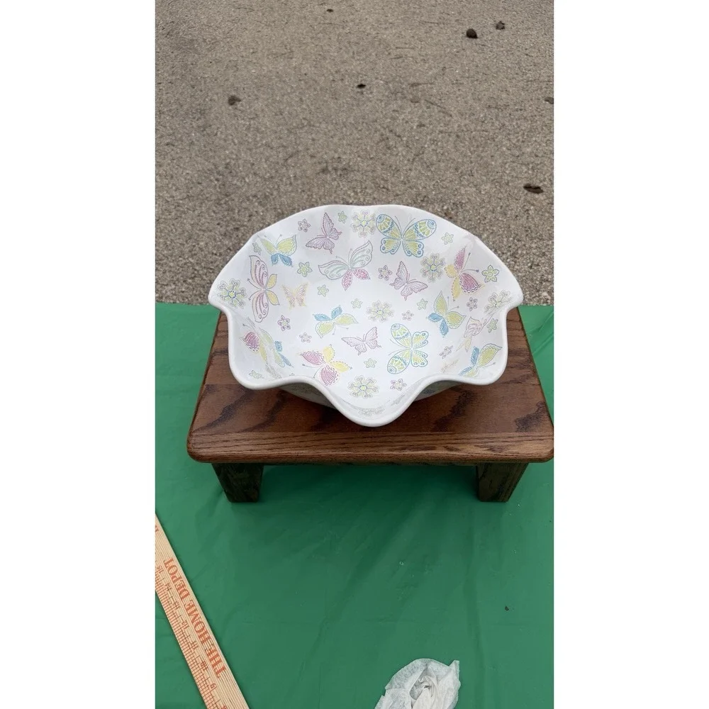Temp-tations by Tara Butterfly Bowl‎ Scalloped Serving Bowl 12